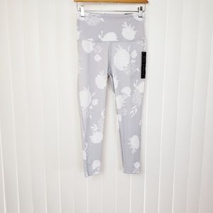 KAY UNGER Pretty Peony Taupe Capri Pants Size M